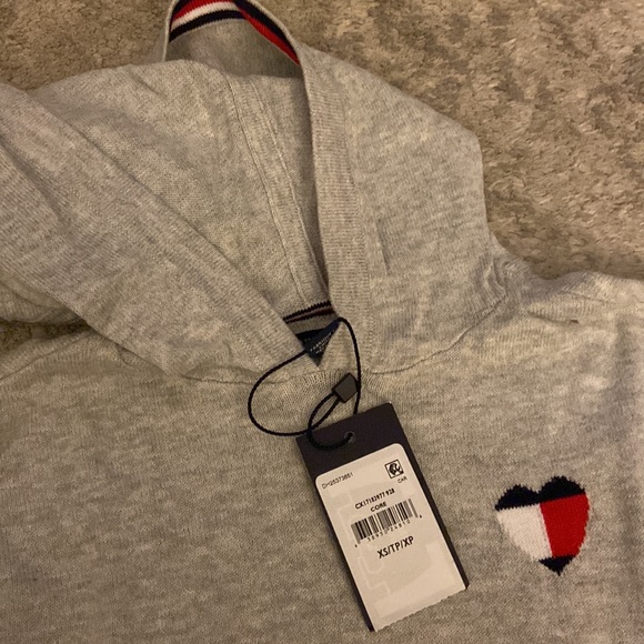 Tommy Hilfiger Kids Sweater with Hood; Size XS (4-5); New with tags. - Picture 2 of 3